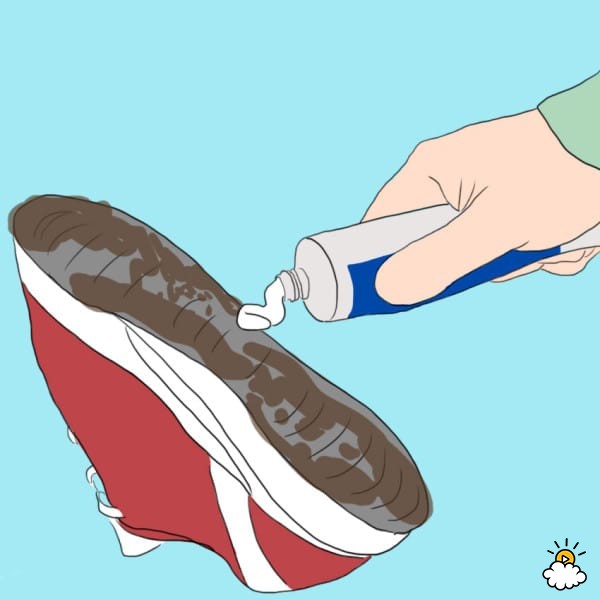 另外,也来学一下能延长鞋子寿命的方法吧!1. 利用白牙膏清洁鞋底