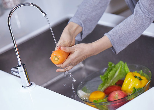 清洗水果,蔬菜与农产品时,如何确保上面没有残留任何细菌,农药或虫