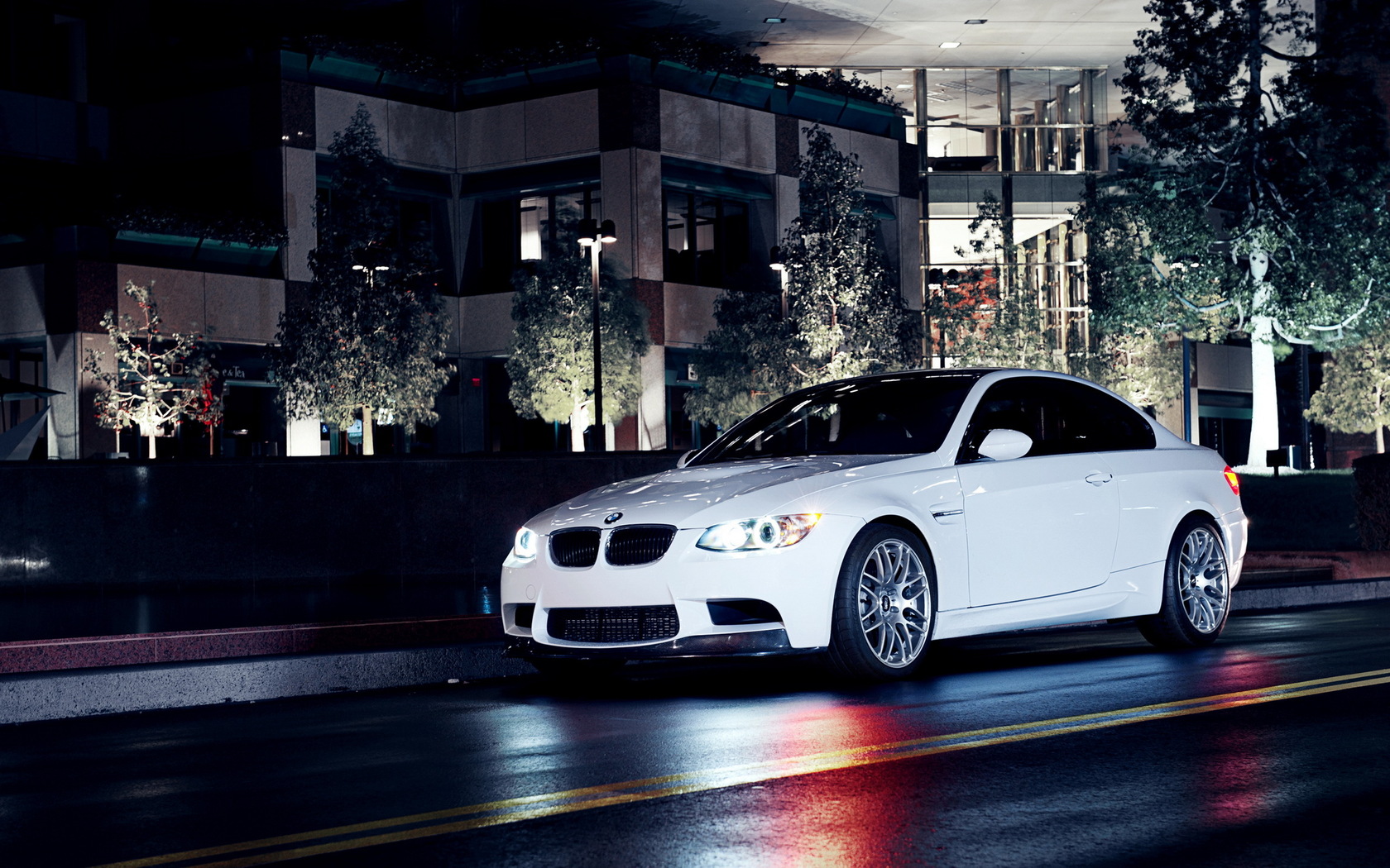 bmw_3_series_at_night_street-wide.jpg