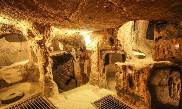 土耳其男子翻修房屋意外发现神秘洞穴,里头竟