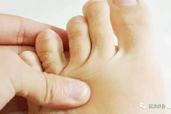 肝胃不好怎么办?不用怕,常按揉这部位,胃好,肝