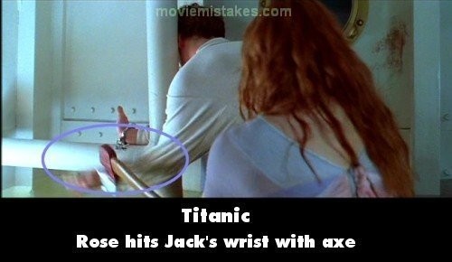 《鐵達尼號》15個穿幫鏡頭終於被曝光了！　蘿絲其實砍中傑克的手…