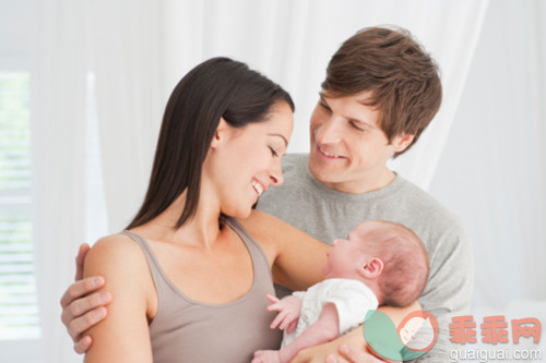 我是A型血,老婆是AB型血,卻生的孩子是O型血,一怒之下和妻子離婚後,但收到的一封遺書讓我痛不欲生!原來老婆是…...