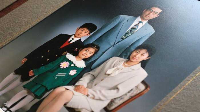 日本二男考國家潛水執照,為了尋找在海嘯失蹤的妻女堅持潛水了4年! 最後發現妻子未能成功發送的簡訊竟然是…