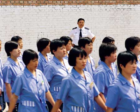 日本女囚被壓抑的生理欲求怎樣解決?尤其那些狼虎之年,原來她們竟然是靠「這樣」來…