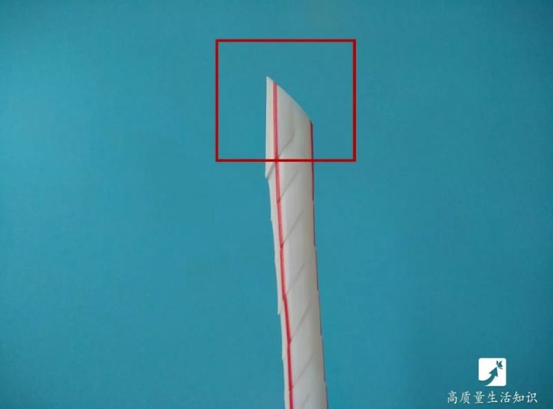 排水孔被頭髮堵了別著急,一根吸管就能輕鬆搞定!