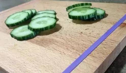 把橡皮筋綁在蘋果上,結果驚呆了!我怎麼沒想到....