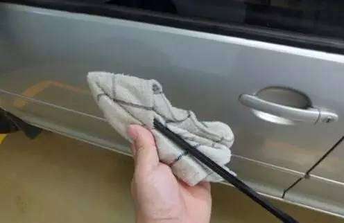 常見車玻璃升降故障,其實不用花1分錢就能修好
