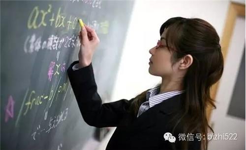 一個億萬富翁收養了一名瘦弱孤女,誰知30年後...億萬資產和他兒子最後都...結果意想不到!