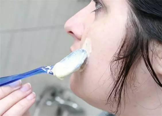 茶葉渣千萬別倒掉,誰能想到還能這麼用,省下不少錢!