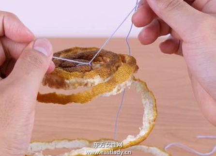 使用柚子皮製作天然蚊香
