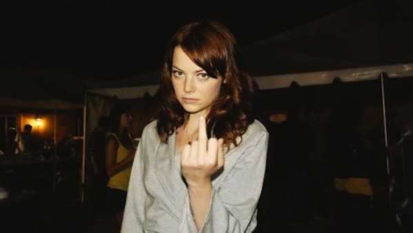10+emma-stone-middle-finger-flipping-off-picture-finger-13714260276