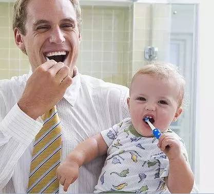 別等寶寶長了蟲牙再後悔，圖解教你護理牙齒