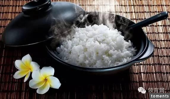煮米飯時加點它，煮出的米飯香噴噴！ 很多人都不知道！