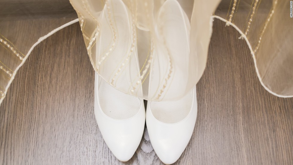 130912222420-04-wedding-shoes-0912-horizontal-large-gallery