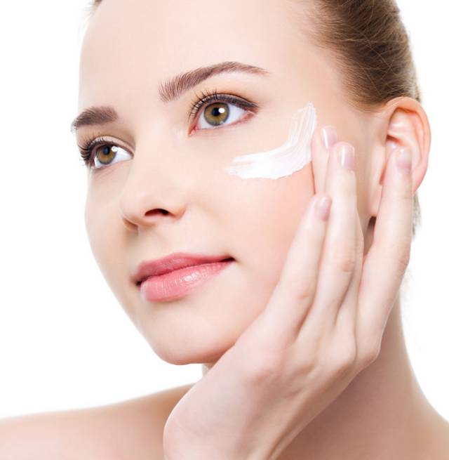 晚上洗完臉後的正確護膚步驟，打造完美肌膚第一步！
