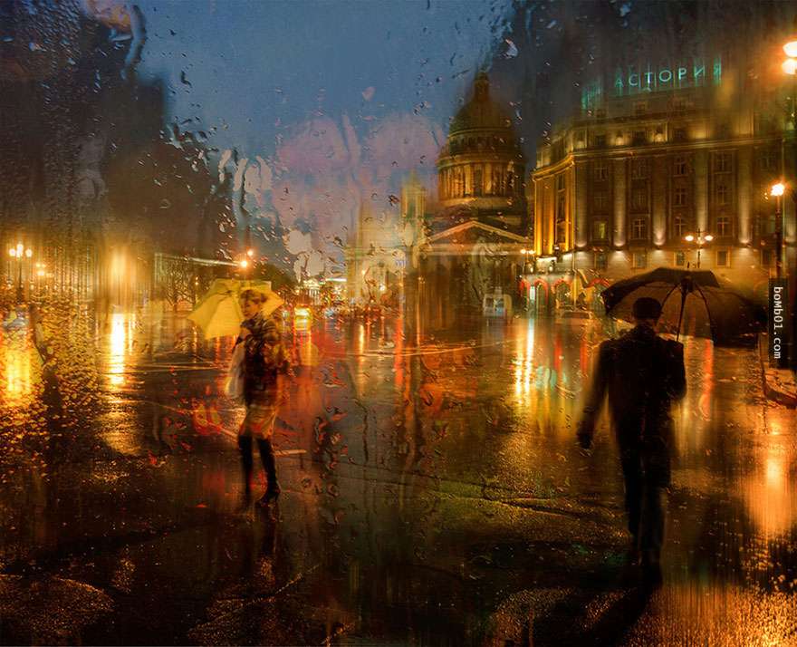 10张「拍到像是一幅唯美梦幻油画」的下雨天城市街头照.