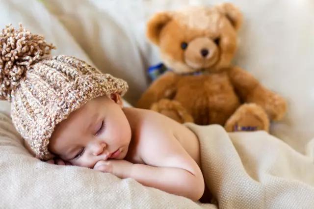 給寶寶做睡眠訓練，拯救媽媽缺覺難題