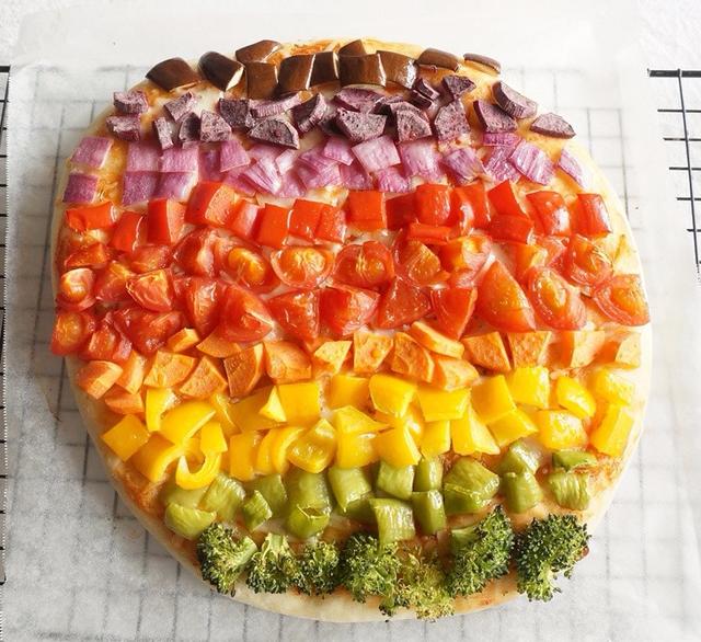 披薩這樣做，好看又好吃－高顏值、營養足里的彩虹披薩！！