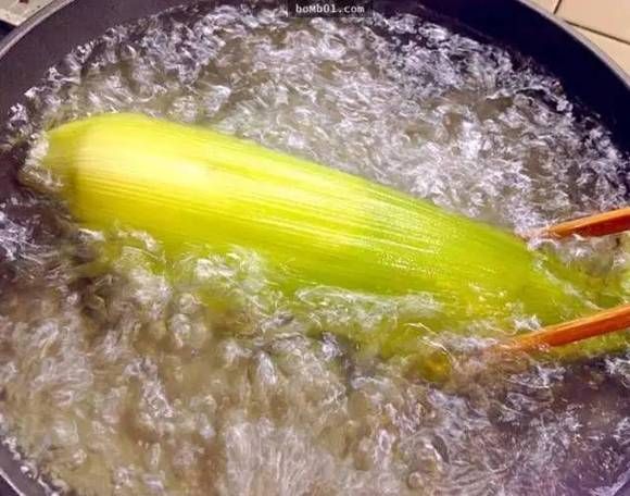 原來以前煮玉米的方法都錯了 這才是正確的