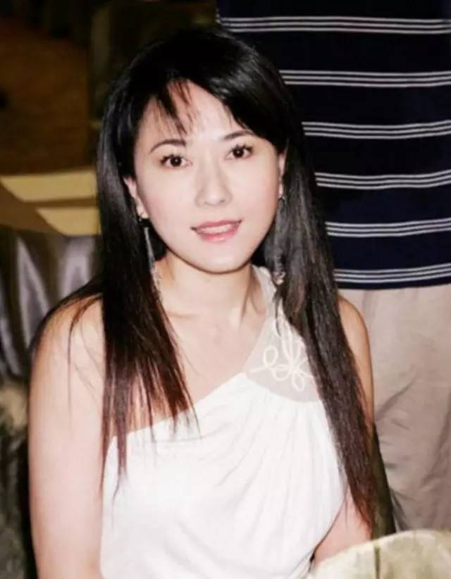 她是臺灣最美的女人，兩度嫁入豪門無果，如今卻…