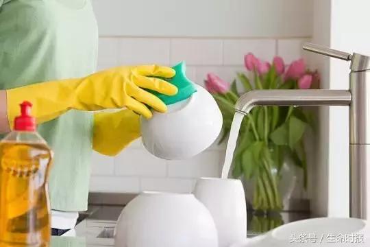 一個洗碗習慣等於培養細菌！原來主婦們一直做錯了