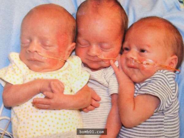   一直無法懷孕的夫妻靠人工受孕終於生下3胞胎，7個月後醫生居然告訴他們這個「不可能的消息」！