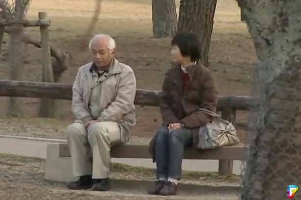日本夫妻生活在一起卻「23年不交談」，兒子向電視台求助挖出「不可思議的原因」！閃文推薦