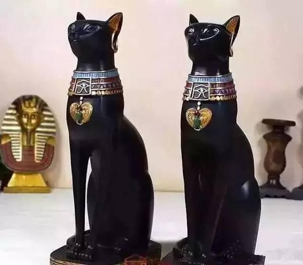 在古埃及被奉为神明的猫,特别是受法老宠爱的猫,在法老死后会仿照它