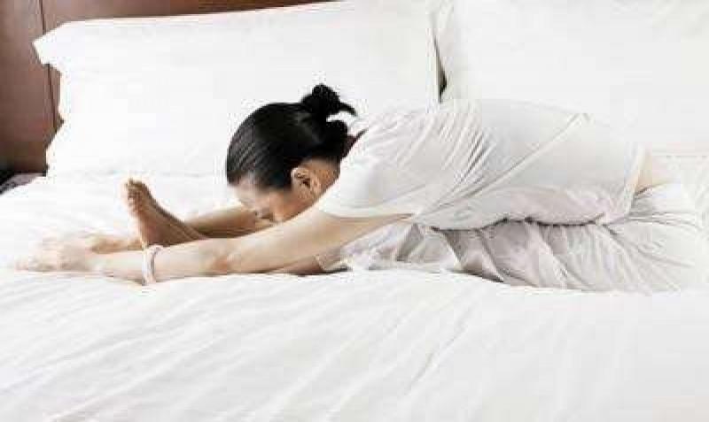 超舒暢，睡覺前的瑜伽，躺在床上就能做，只要 10分鐘，一個禮拜 就有感覺。