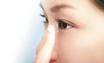 「最傷眼」的8個習慣，正慢慢毀掉你的視力！你中了幾個？