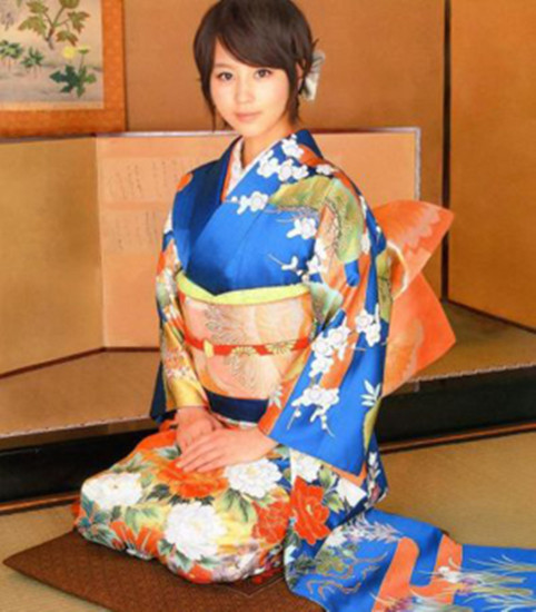 日本女性穿和服的時候都「不穿內褲」呢？日本女性開始穿內褲不是為了遮羞，而是為了……