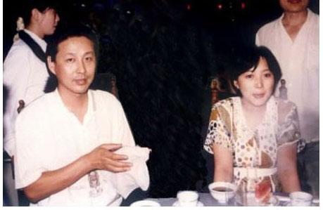 41歲最美女演員患癌去世，撇下2歲兒子，陳道明在她葬禮放聲大哭