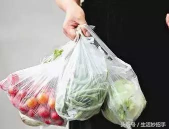 塑料袋和蔬菜一起放冰箱，錯了？