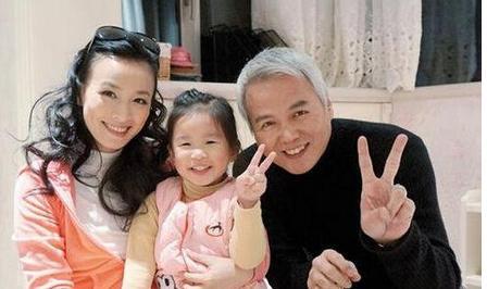 當年林瑞陽為小10歲張庭拋妻棄子，現前妻依舊美麗，女兒也長大