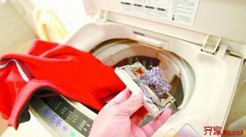 「洗衣機太髒」衣服永遠洗不乾淨！去黴除菌…只要在洗衣機裡加上「它」！快點告訴媽媽！ 