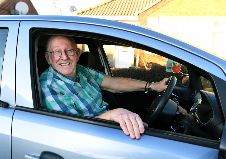 「以前都是她載我！」79歲老翁「重返駕訓班」為了考駕照能接送中風老婆去醫院！