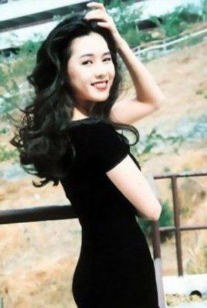 52歲李麗珍20歲女兒近照被拍到，竟然比媽咪還漂亮，怪不得被網友稱為「最美星二代」！