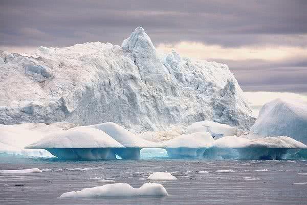 科學家：人類要警惕，南極東部冰川融化後，發現了不該出現的東西