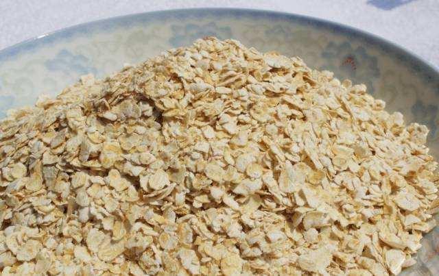燕麥號稱「植物黃金」營養高，可營養師說：吃燕麥時別犯兩個錯誤