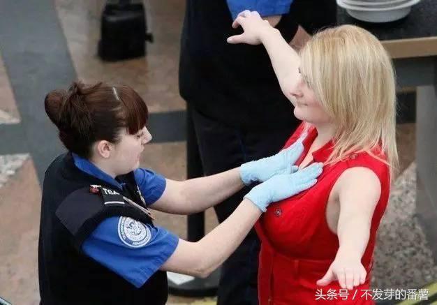 鏡頭下：美國機場安檢過程，最難堪的是貼身檢查