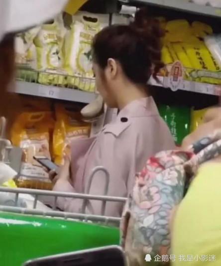 林心如逛超市被認出，網友們看到她的笑容，頓時覺得認錯了
