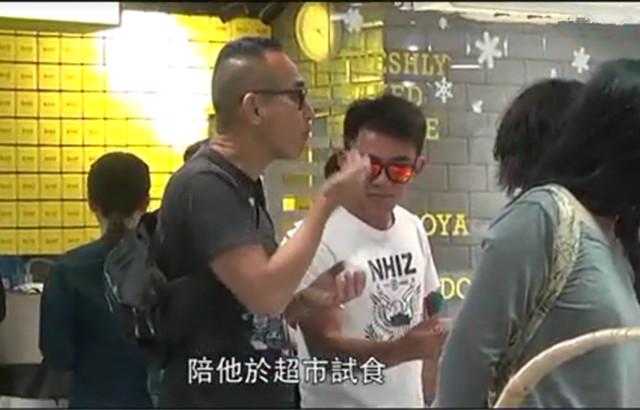 52歲香港TVB視帝出櫃，與小鮮肉男友大曬大尺寸調情照，男友終於被父親認可