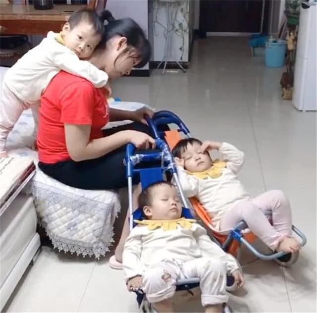 妻子和母親照顧3胞胎，妻子經常抱怨累，回家看到場面丈夫淚目