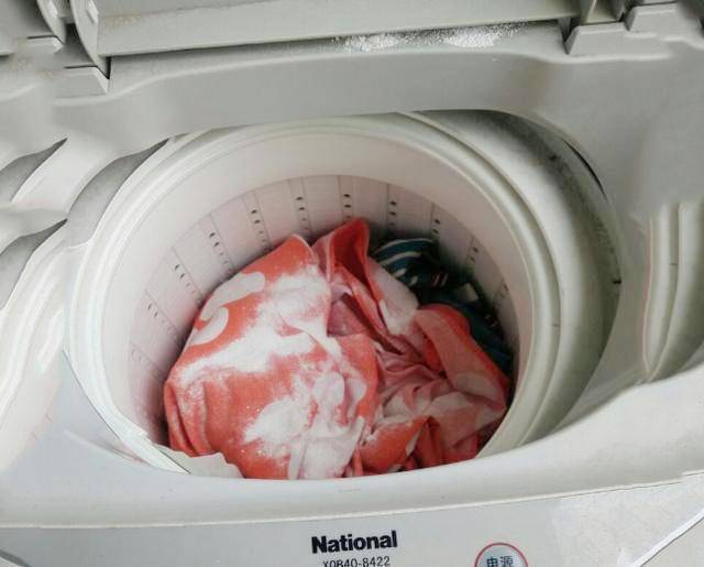 洗衣機裡面的細菌賽過馬桶！老保姆教我一招，洗衣機徹底清洗乾淨