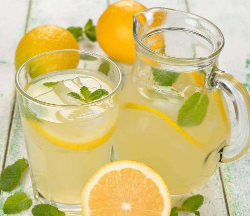 每天一杯檸檬水，堅持一個月，身體會出現4大好處，但有2點要做好