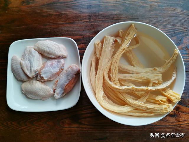 雞翅家常做法，葷素搭配好，營養更全面，不用炒糖色，做法更簡單