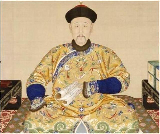 清朝最有福氣皇帝：活到89歲，但死後屍骨被拖出棺材扔在臭水裡 !