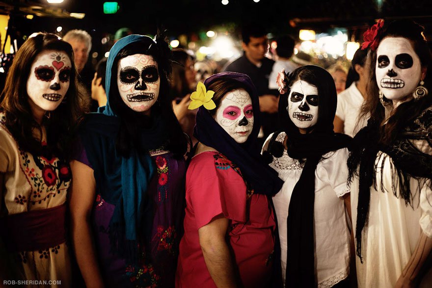 墨西哥的亡靈節 (Dia De Los Muertos Festival)
