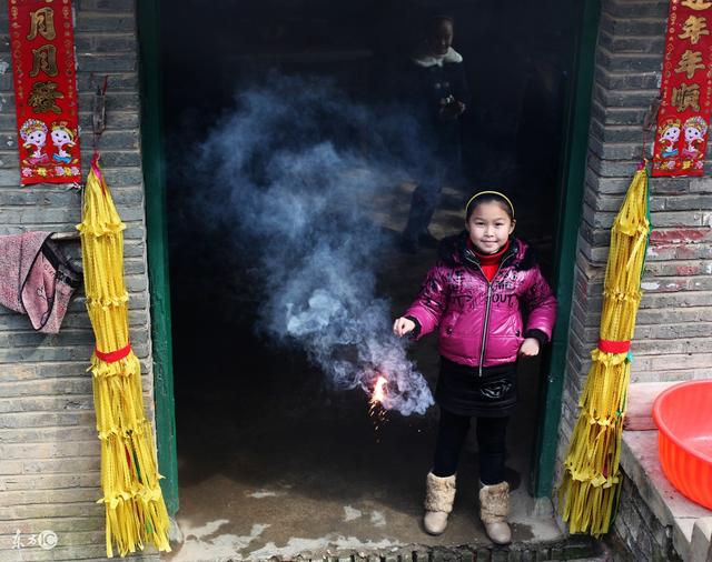 故事：領養女兒後生親兒，12歲養女被趕走，10年後父母來要養育費